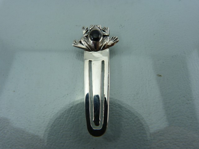 Silver (925) Bookmark in the form of a frog set with onyx stone - Image 2 of 3