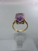 Vintage 9ct Gold (Birmingham 1967) Amethyst ring. The (AF) pale Amethyst is approx: 14mm x 10mm