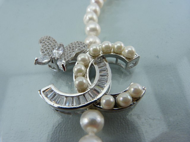 Designer style long row of Pearls set with CZ clasps - Image 3 of 4