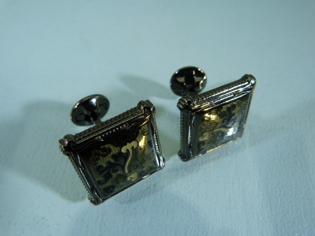 Continental silver pill box (approx weight) 35g along with various cufflinks - Image 11 of 11