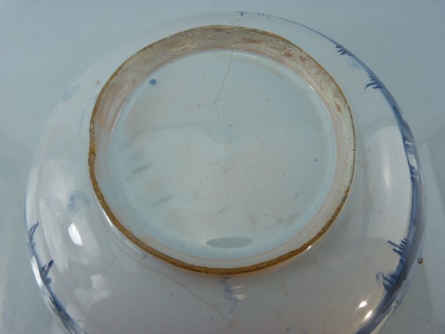 George III Delft bowl - in blue and white. Small hairline to inner bowl and nibbles to base - Image 10 of 11