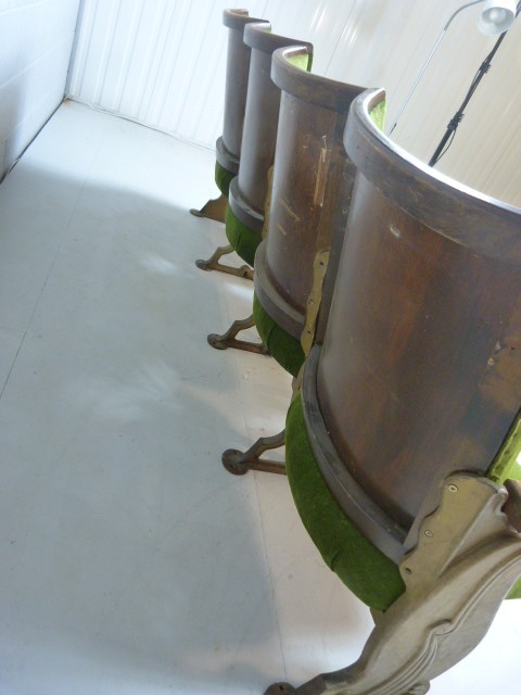 Set of four Folding 20th century Cinema theatre seats with cast iron ends and green Velour - Bild 5 aus 9