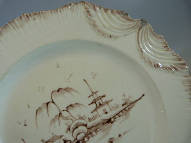 18th Century Leeds pearl ware plate with feather moulded edging. Decorated to central panel with - Image 4 of 6