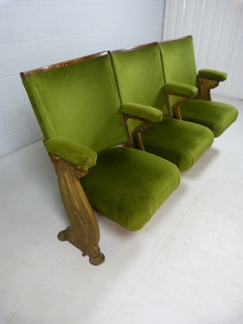 Set of Three Folding 20th century Cinema theatre seats with cast iron ends and green Velour - Bild 3 aus 5