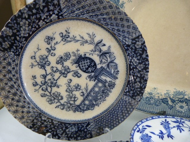 Collection of Antique plates to include a set of Three Wedgwood 19th Century blue and White - Image 2 of 7