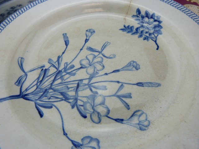 Collection of Antique plates to include a set of Three Wedgwood 19th Century blue and White - Image 6 of 7