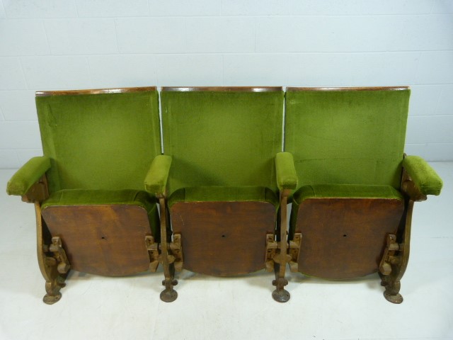 Set of Three Folding 20th century Cinema theatre seats with cast iron ends and green Velour - Bild 2 aus 5