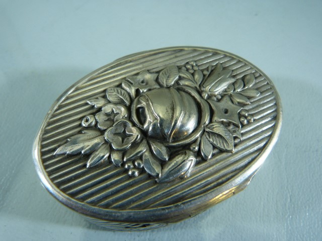 Continental silver pill box (approx weight) 35g along with various cufflinks - Image 6 of 11