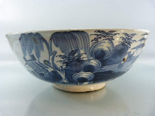 George III Delft bowl - in blue and white. Small hairline to inner bowl and nibbles to base - Image 3 of 11