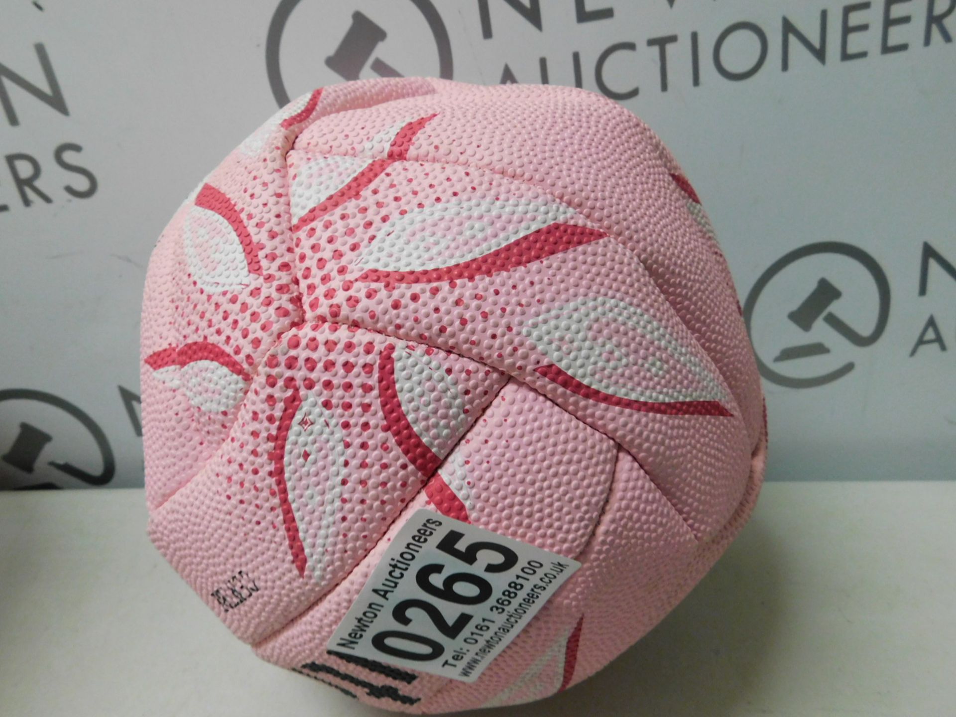 1 BOXED MITRE CENTRE NETBALL RRP £14.99