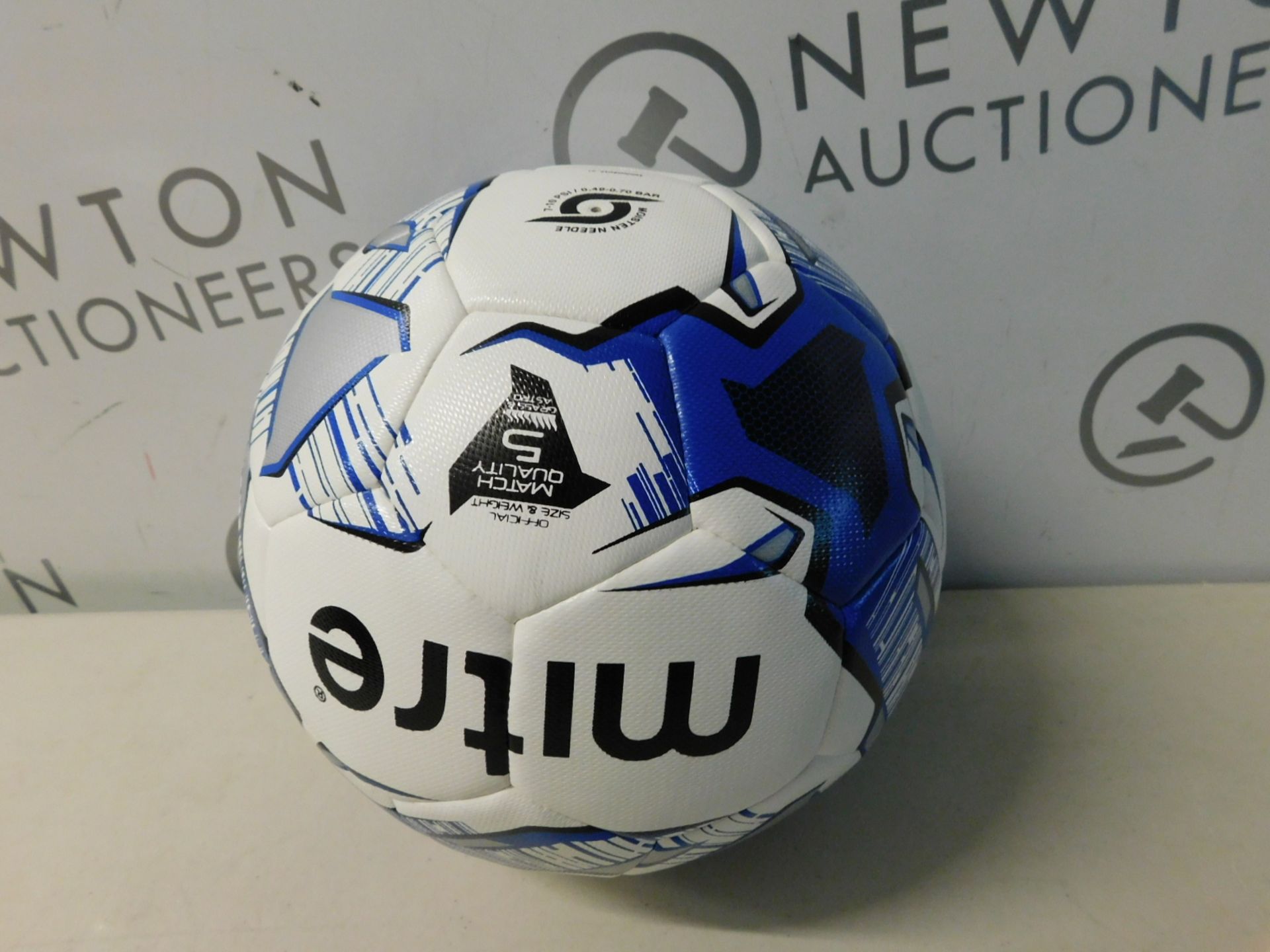 1 MITRE TUNGSTEN SIZE 5 FOOTBALL RRP £29.99