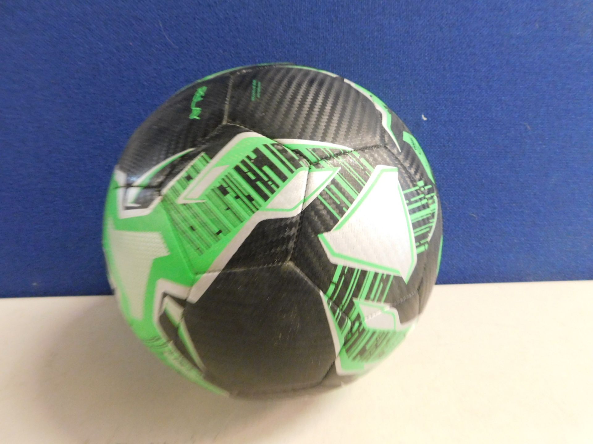 1 MITRE SIZE 5 RELAY TRAINING FOOTBALL RRP £24.99