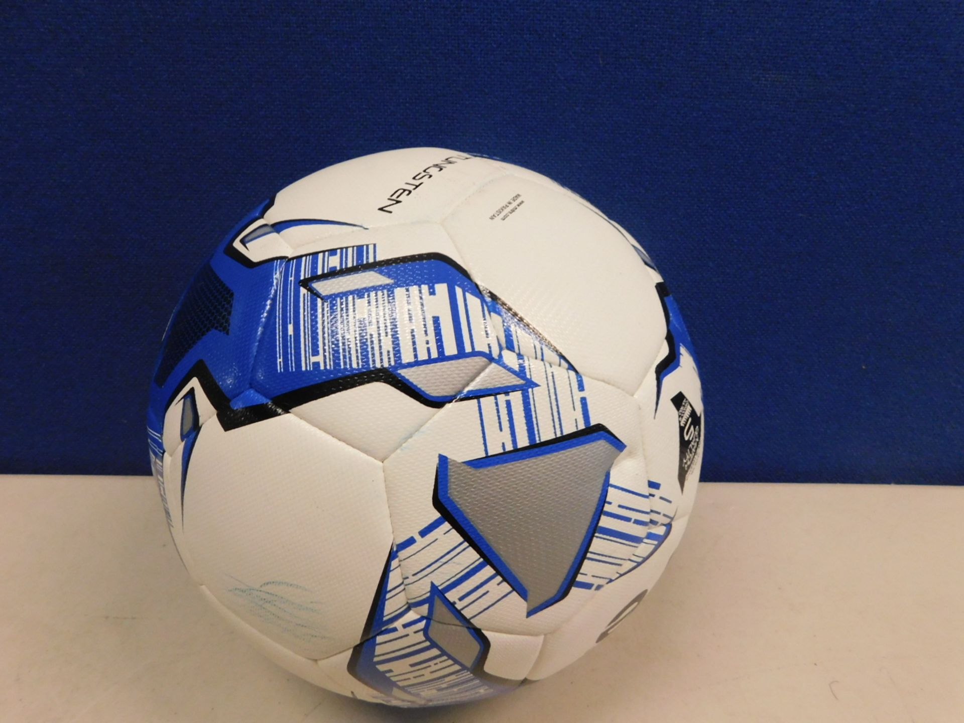 1 MITRE TUNGSTEN SIZE 5 FOOTBALL RRP £29.99