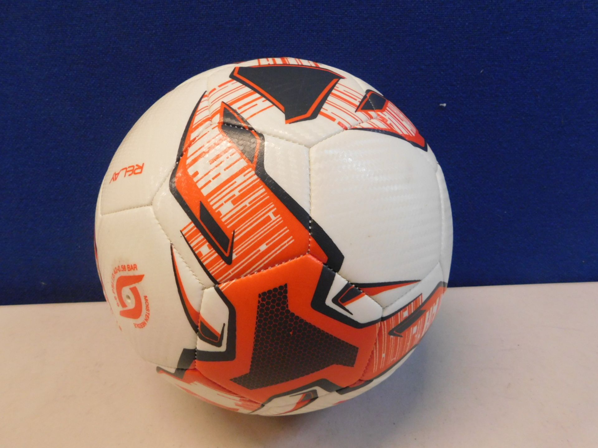 1 MITRE SIZE 5 RELAY TRAINING FOOTBALL RRP £24.99