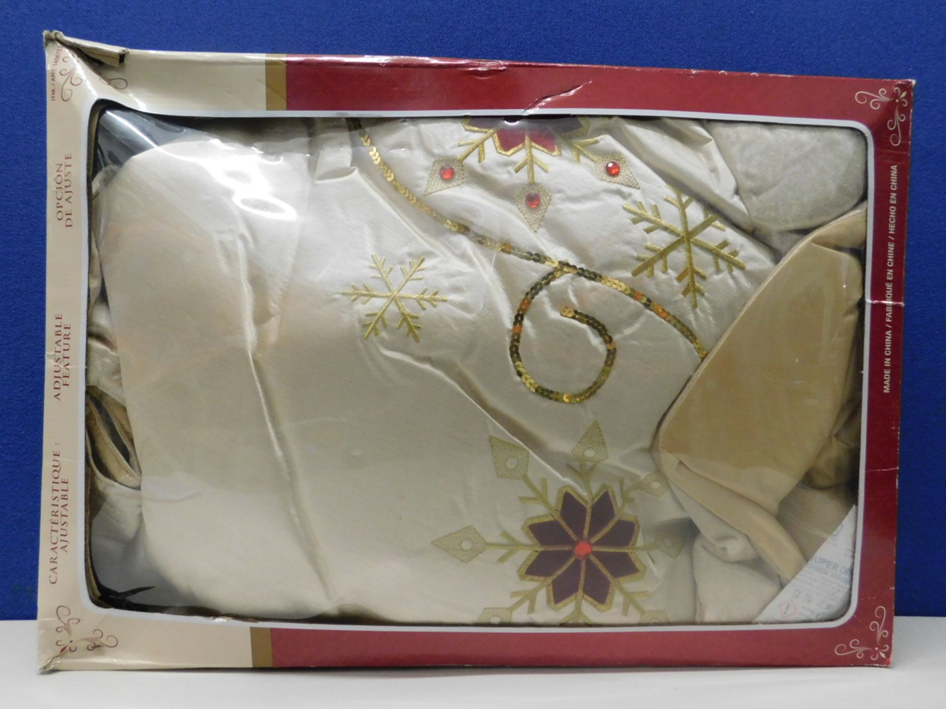 1 BOXED CHRISTMAS TREE SKIRT RRP £34.99