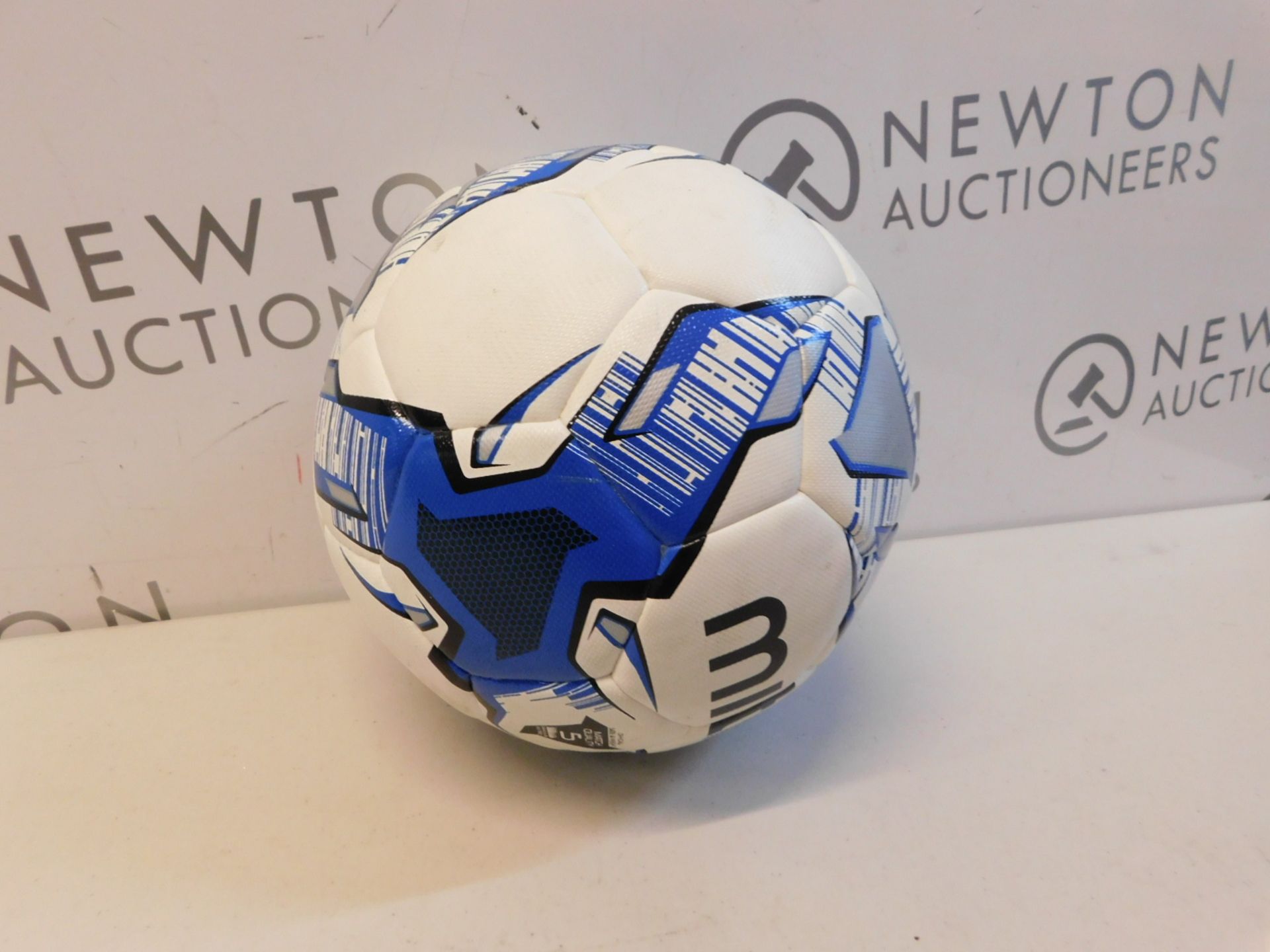 1 MITRE TUNGSTEN SIZE 5 FOOTBALL RRP £19.99