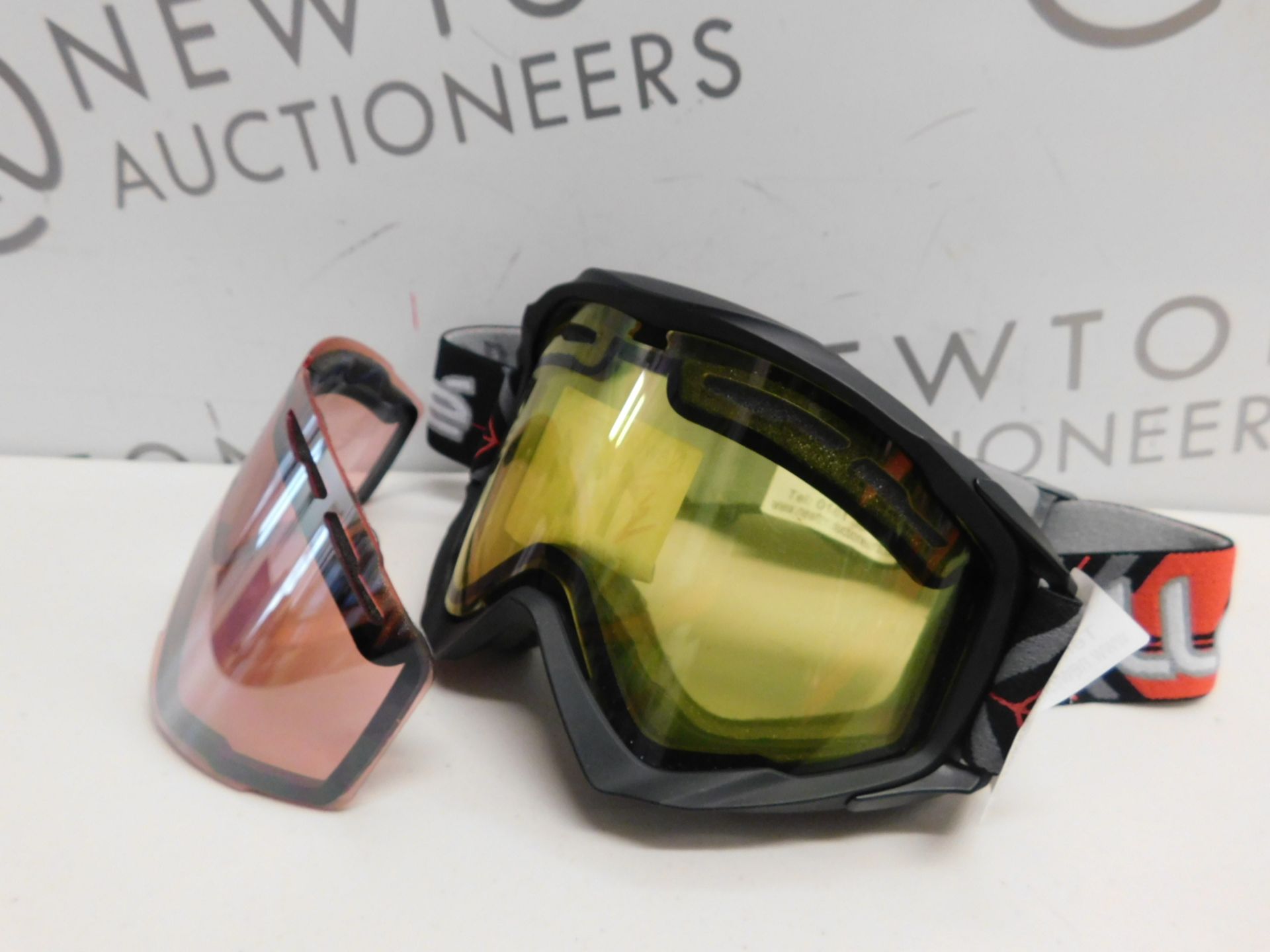 1 BOLLE MOJO SNOWBOARD/ SKI GOGGLES RRP £29.99