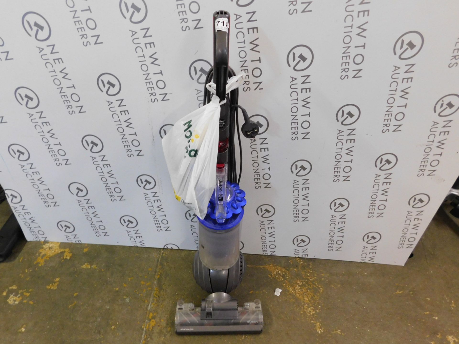 1 DYSON DC41 ANIMAL MULTI FLOOR UPRIGHT VACUUM CLEANER RRP £429.99