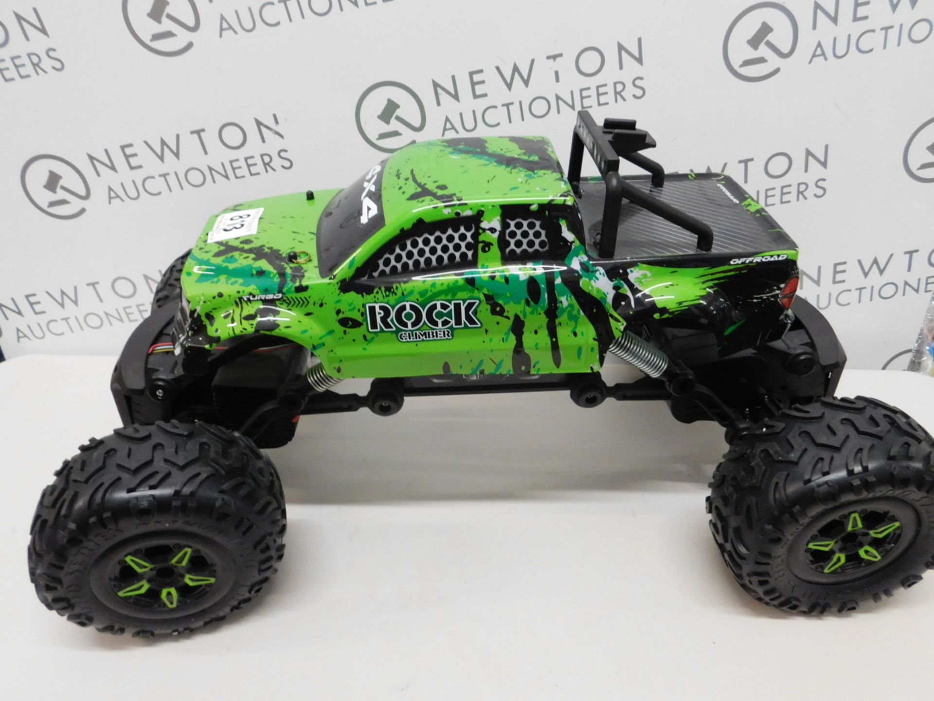 1 ROCK PRO SERIES CLIMBER RADIO CONTROLLED 4 WHEEL DRIVE CAR RRP £149