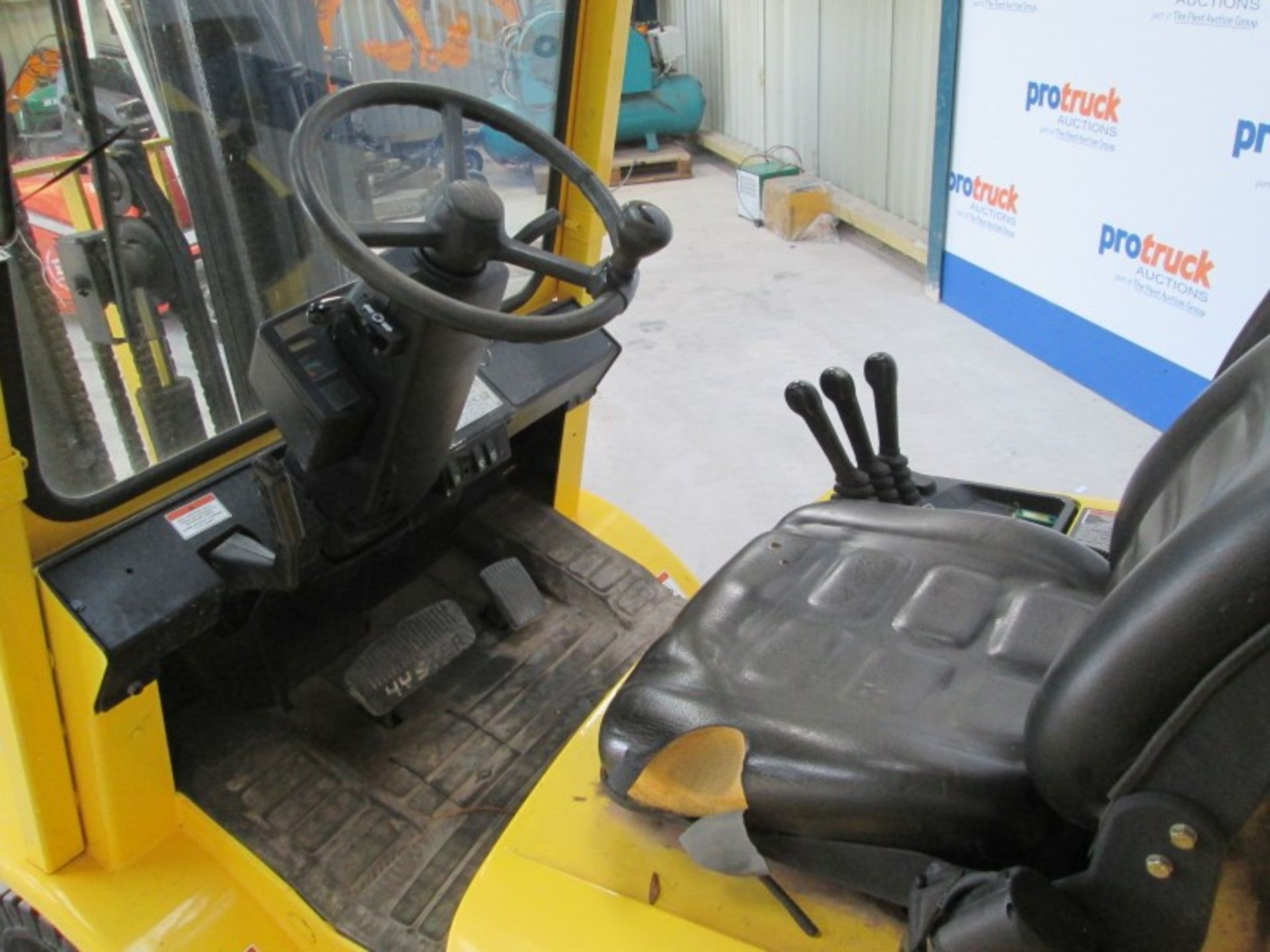HYSTER H2.00XM Plant LPG / CNG - VIN: H177B57872 - Year: 2005 - 6,712 Hours - Triplex Forklift, R. - Image 3 of 7
