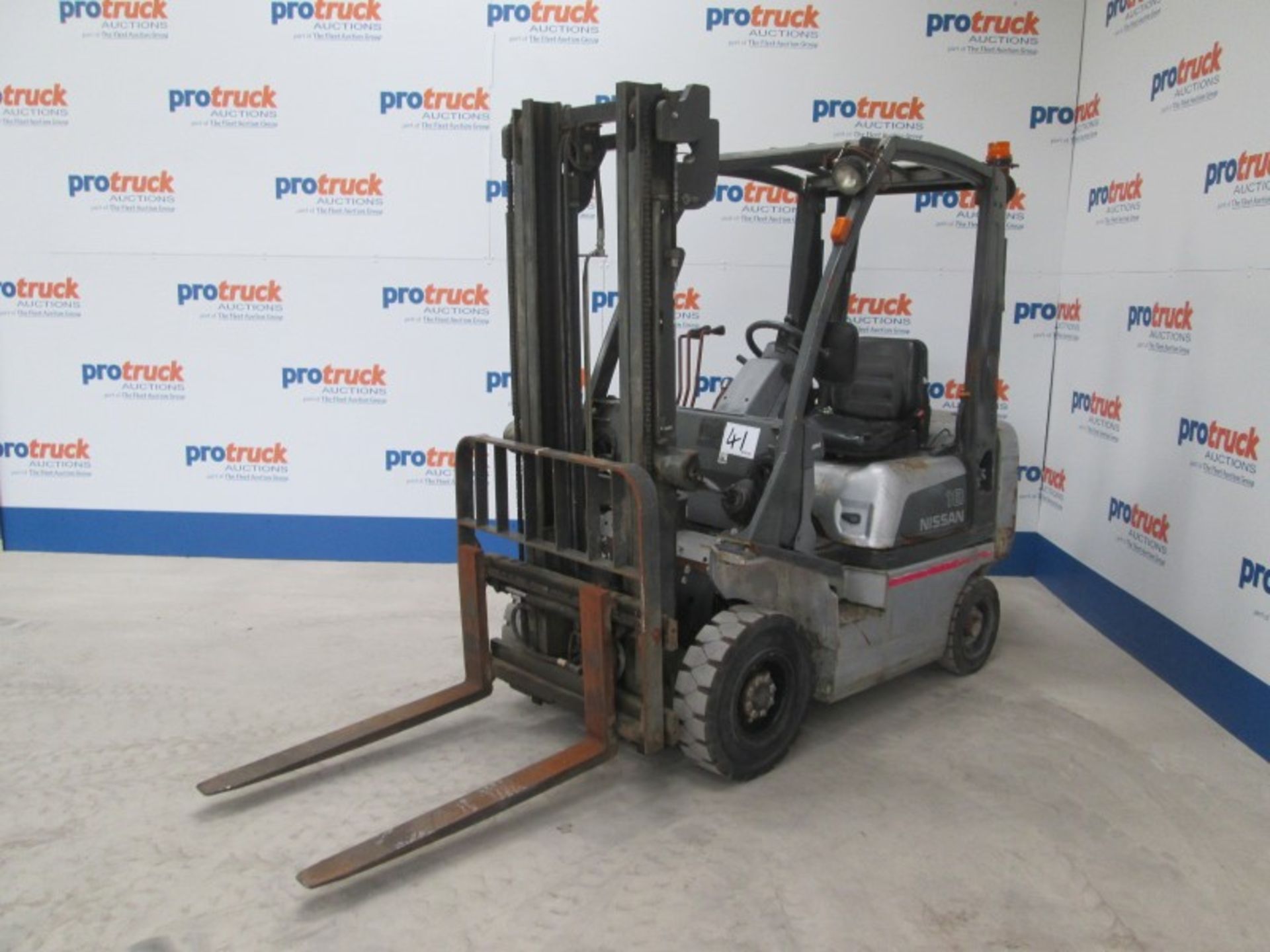 NISSAN FD01A18Q Plant Diesel - VIN: 704254 - Year: 2007 - 7,354 Hours - Duplex Forklift, 3.3M