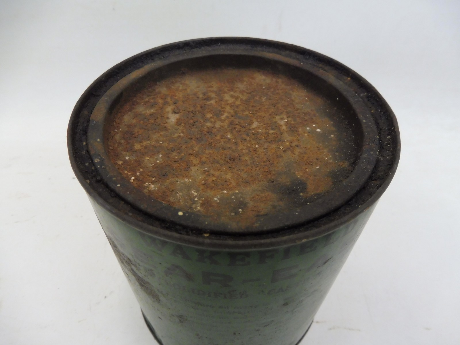 A rare Wakefield and Co. Ltd. Gear-ease 2lb grease tin. - Image 3 of 3