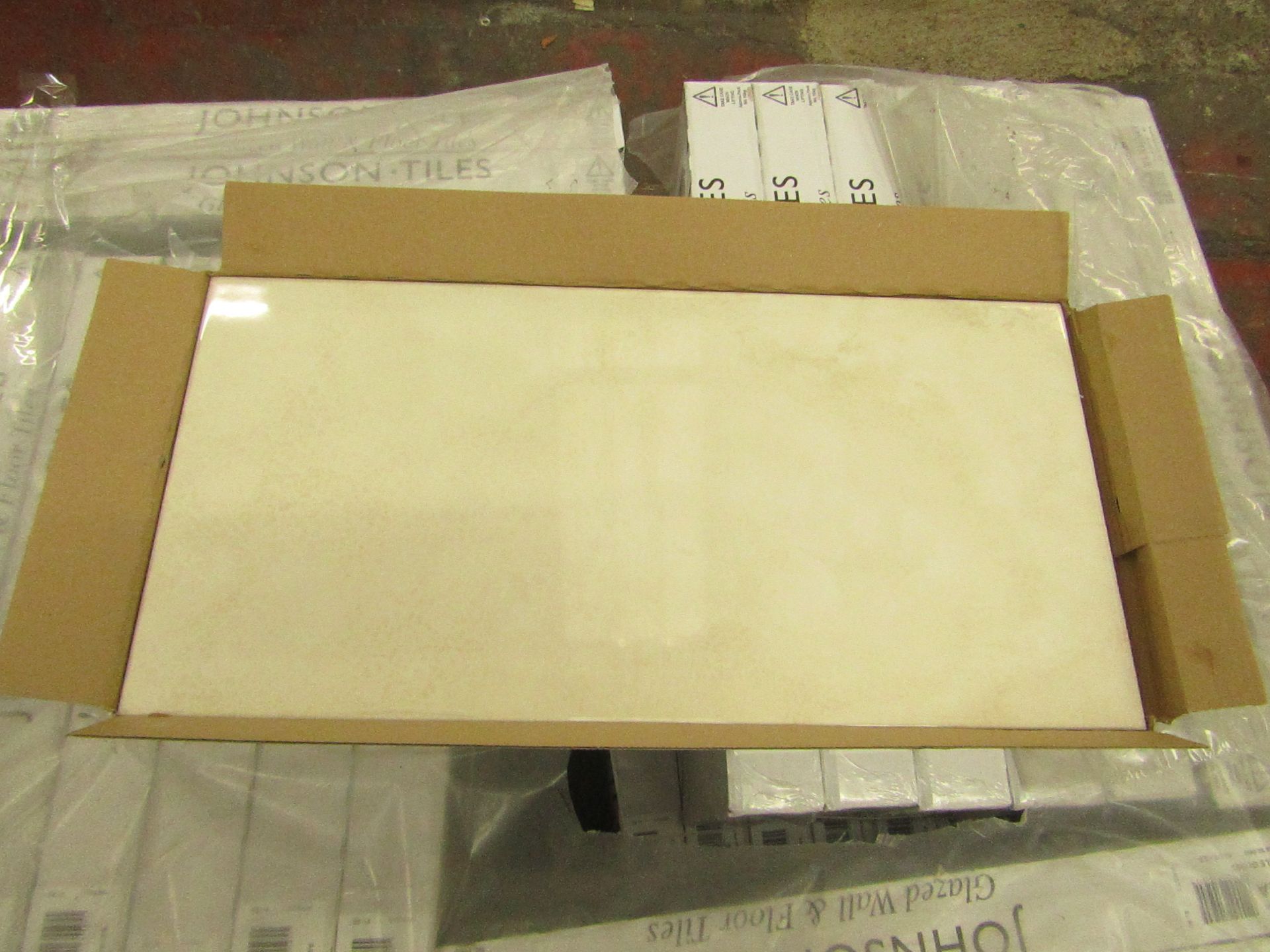 40x Packs of 5 Johmson Tiles Moonrock Onyx Marble Gloss 600 x 300mm glazed wall & floor tiles (AA/