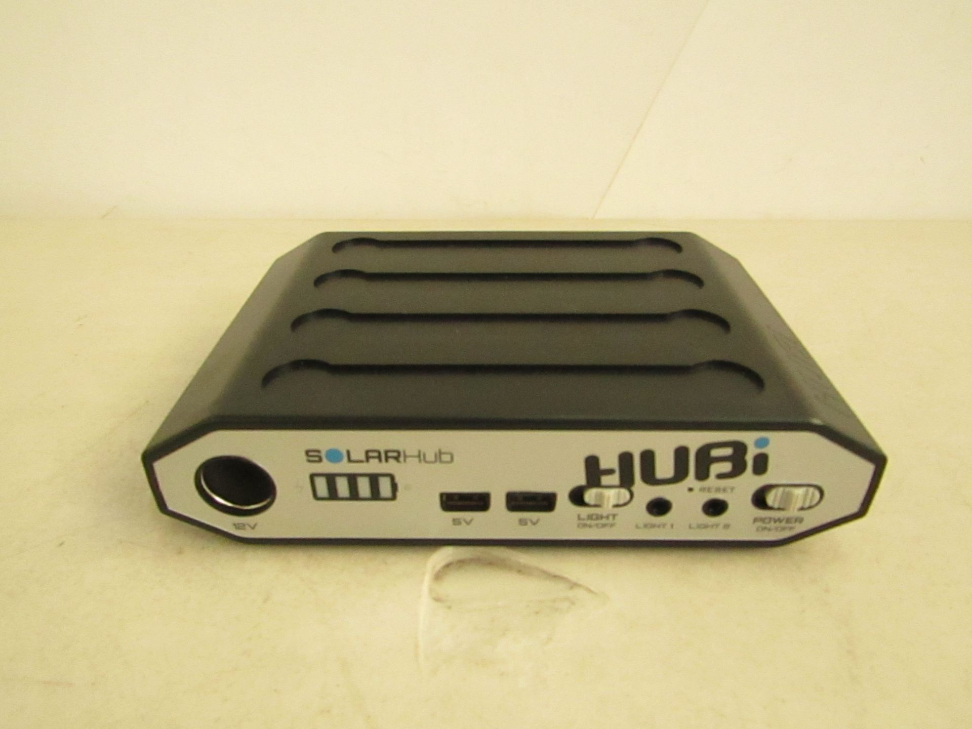 SolarHub Hubi 12v extension hub, untested and boxed