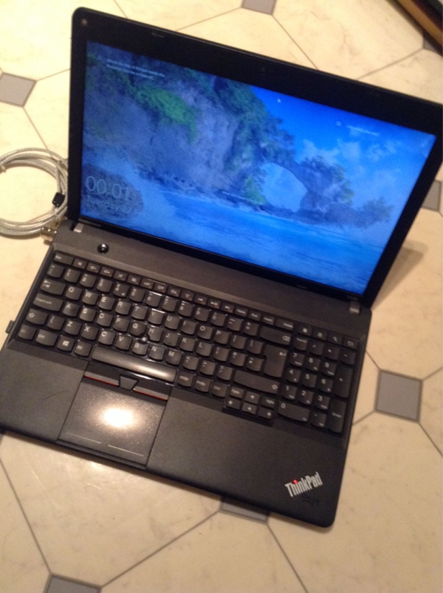 Lenovo business e530c genuine windows 10 fully working think pad edge 4g64-bitt os win 10 PLEASE - Image 2 of 4