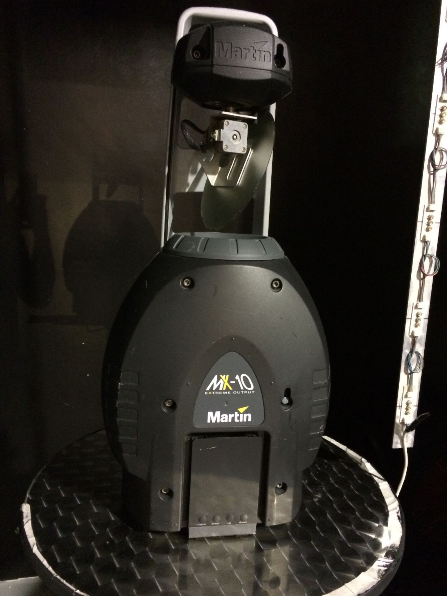 Martin Mx10 Scanner Light PLEASE READ LOT 0 AS THE IMPORTANT INFORMATION DIFFERS FROM OUR USUAL