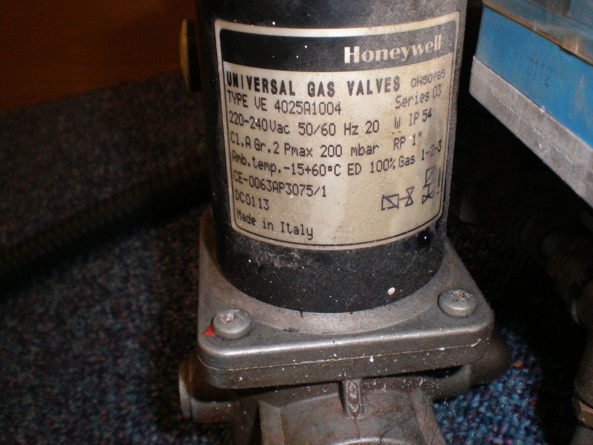 Honeywell Universal Gas Valves Ip54 200 Mbar Max Made In Italy Electronic Gas Valve Used To Cut - Image 4 of 9