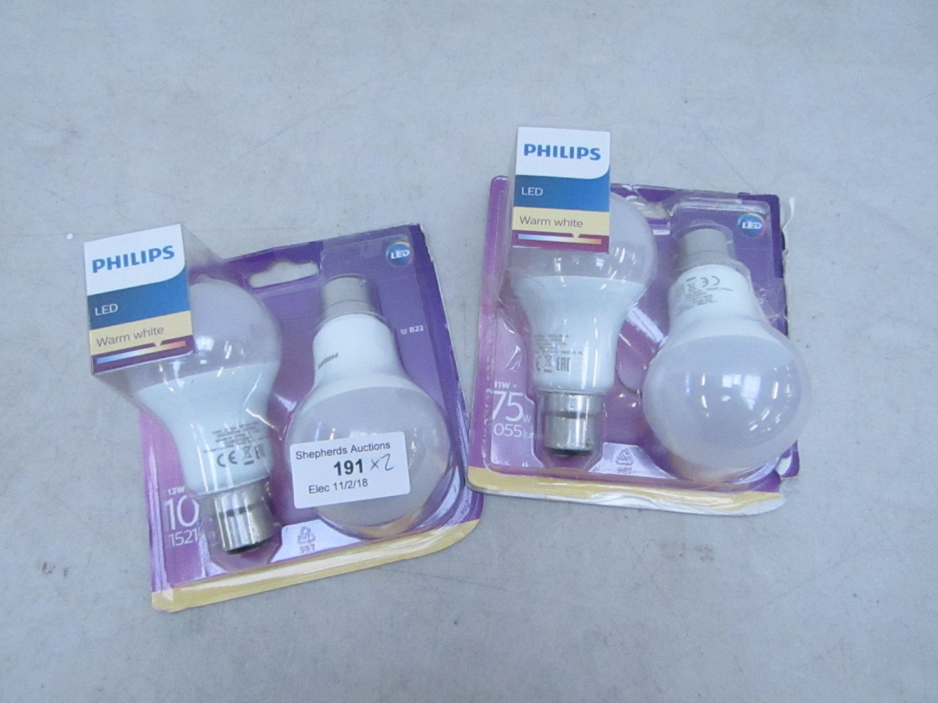 4x Phillips LED warm white light bulbs, 13W = 100W B22.