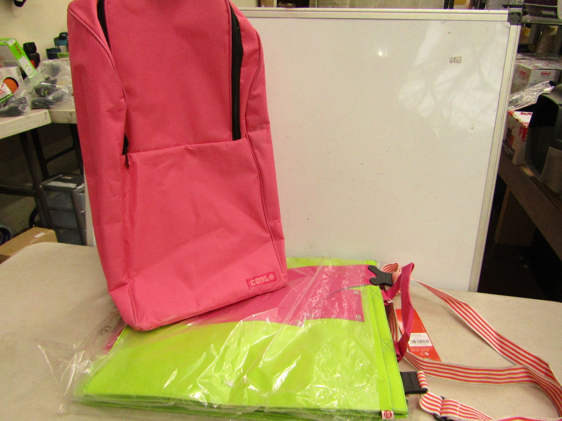 Pink colour cool bag and 2x Canvas bags.