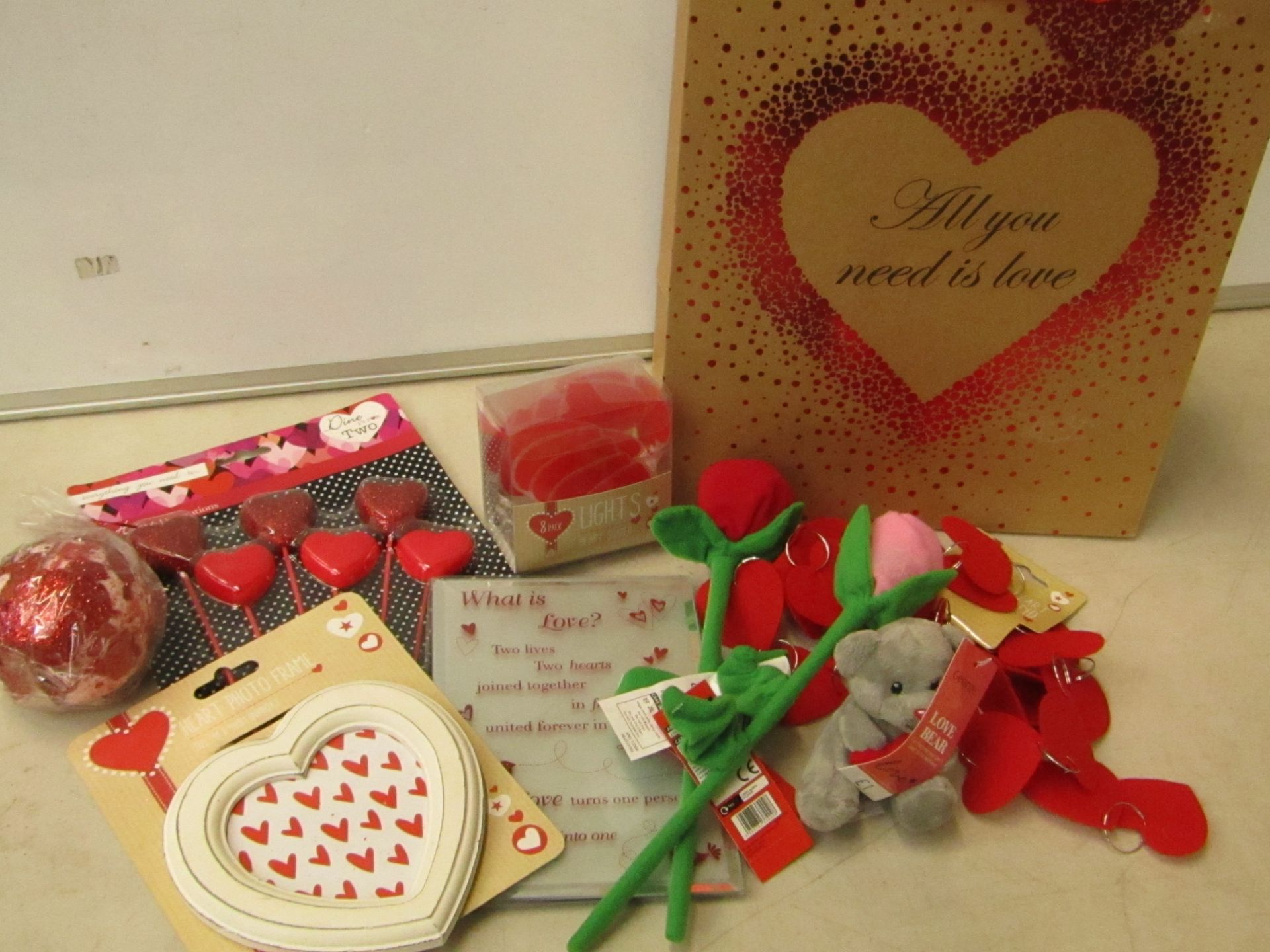 10 piece valentines gift set includes; felt heart garland, heart photo frame (94mm x 94mm), pack