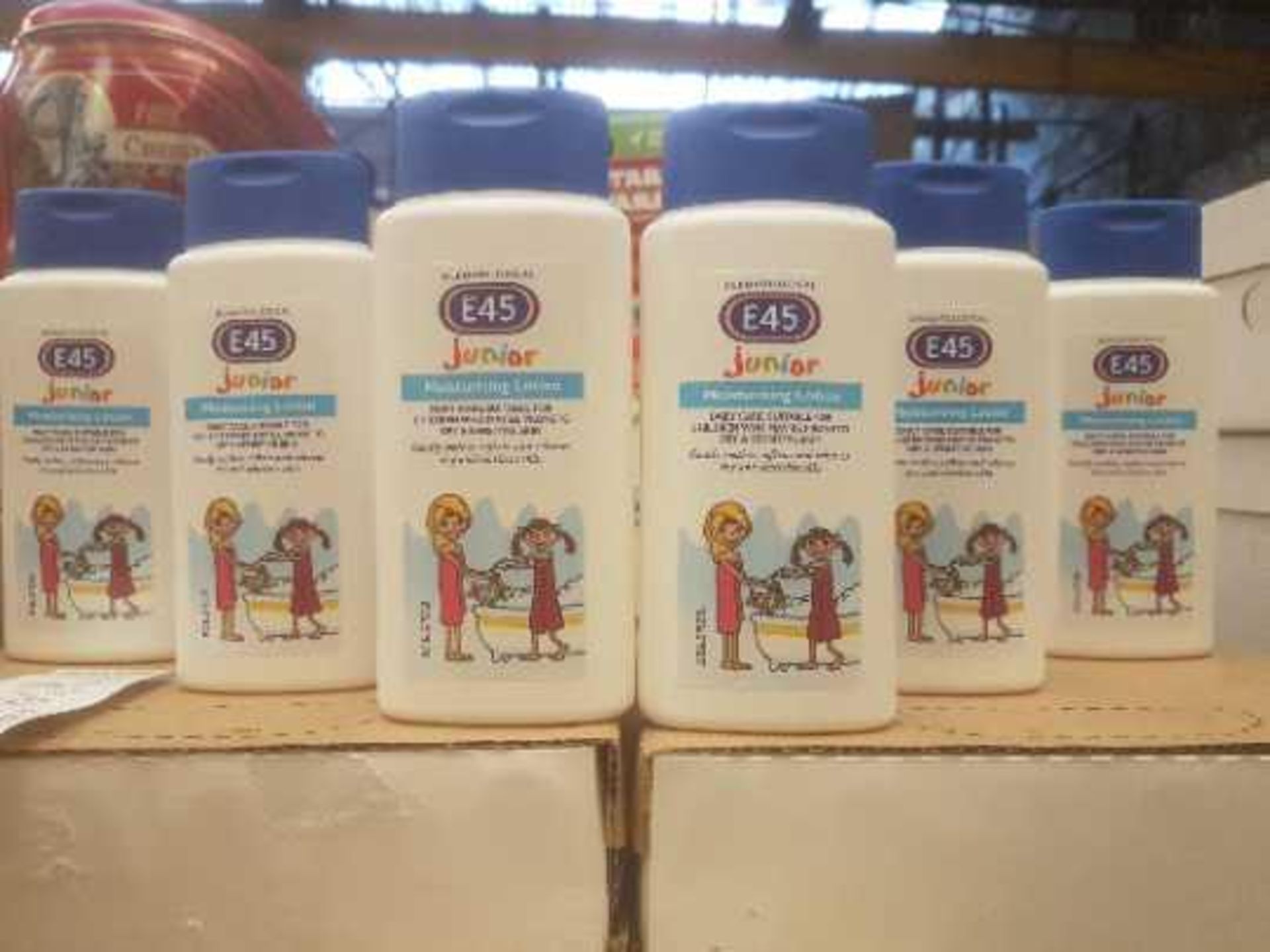 2x Boxes of 6x (12 total) 200 ml E45 moisturising lotion. All new and boxed. Exp: 03/2017