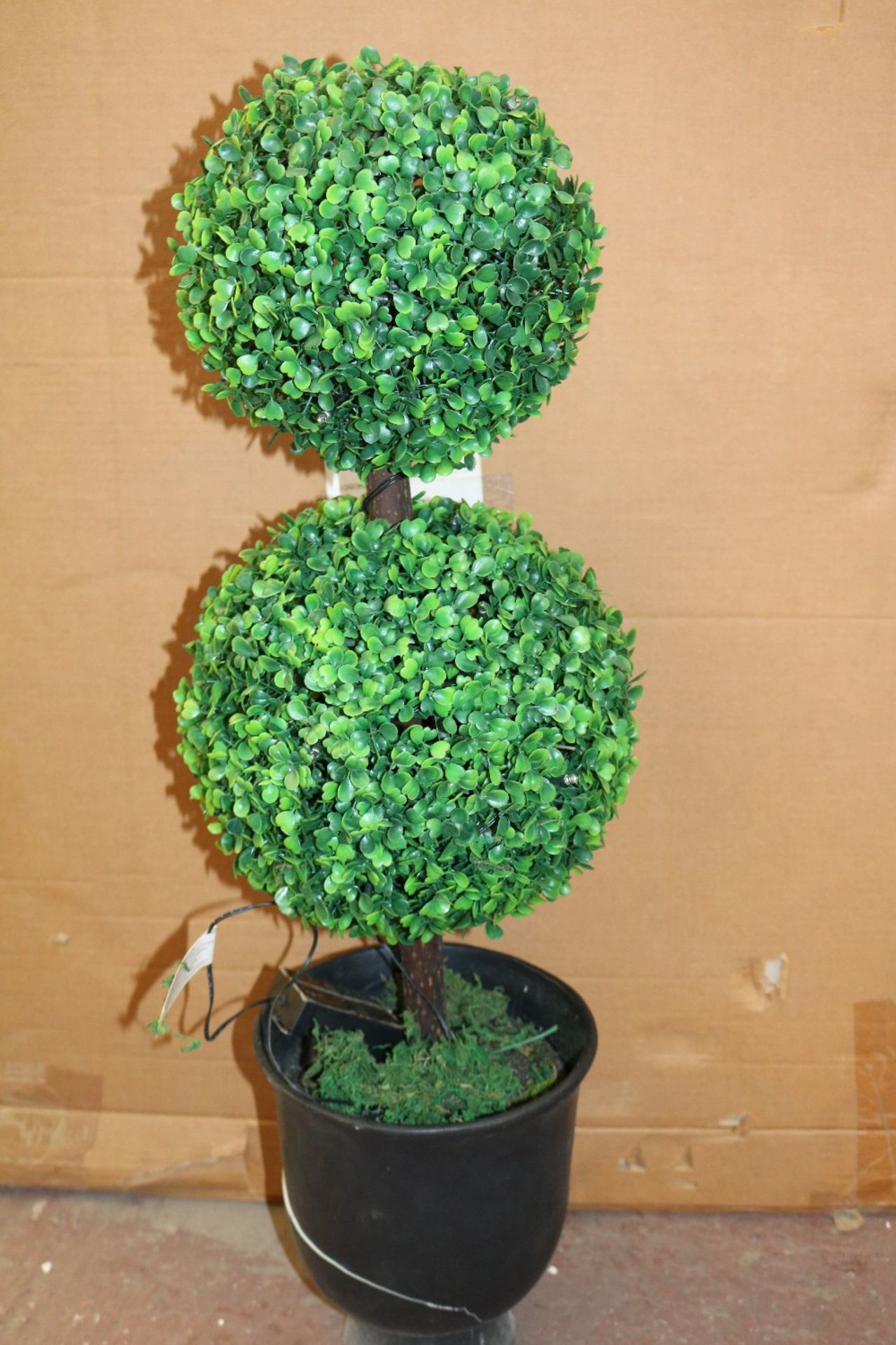 Solar light double topiary planter, unchecked and boxed.