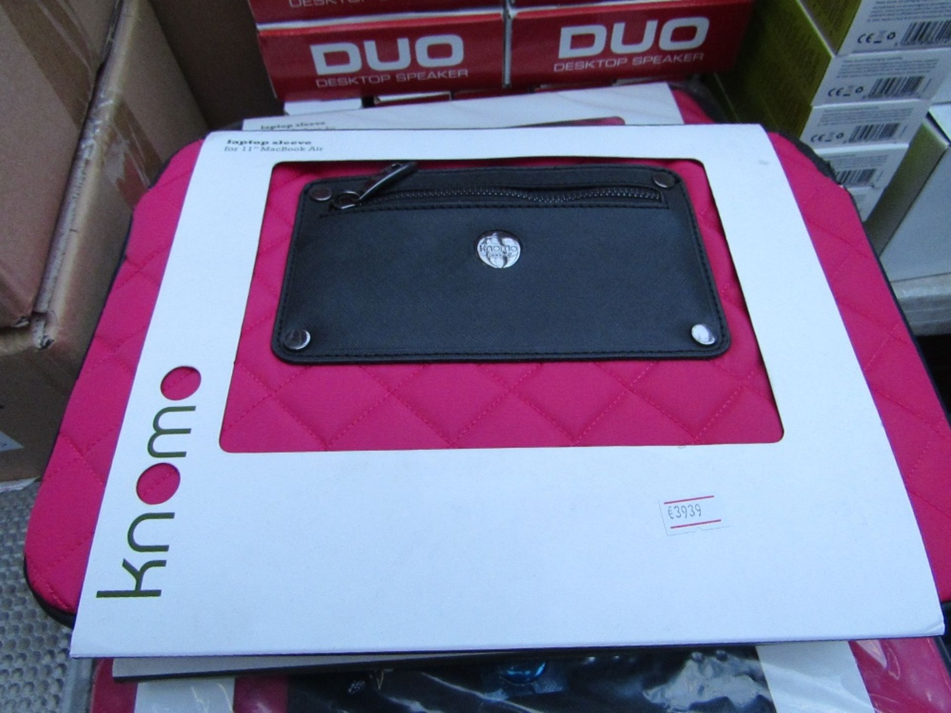 Knomo Laptop sleeve for 11" Macbook Air, new in packaging.