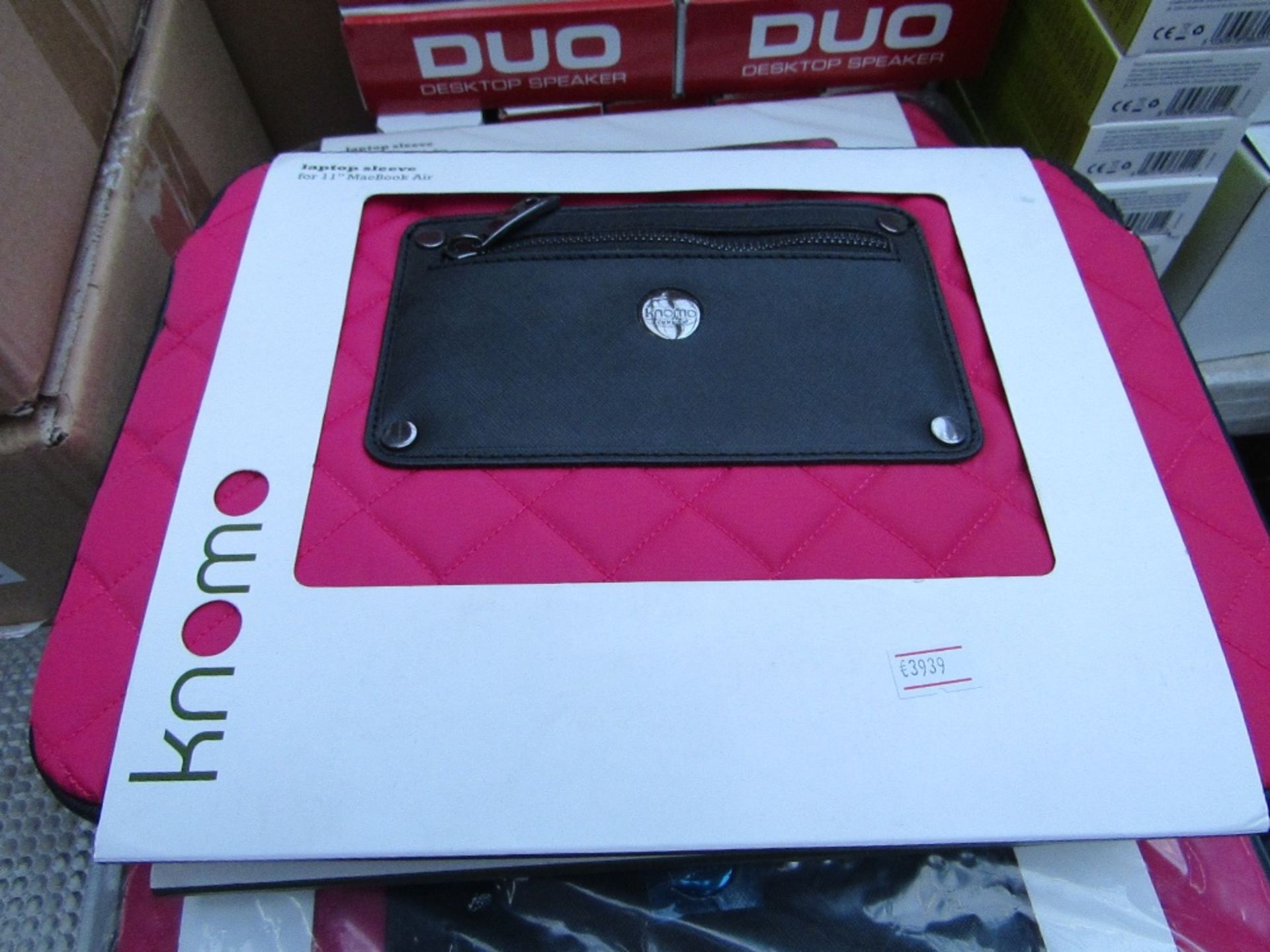 Knomo Laptop sleeve for 11" Macbook Air, new in packaging.