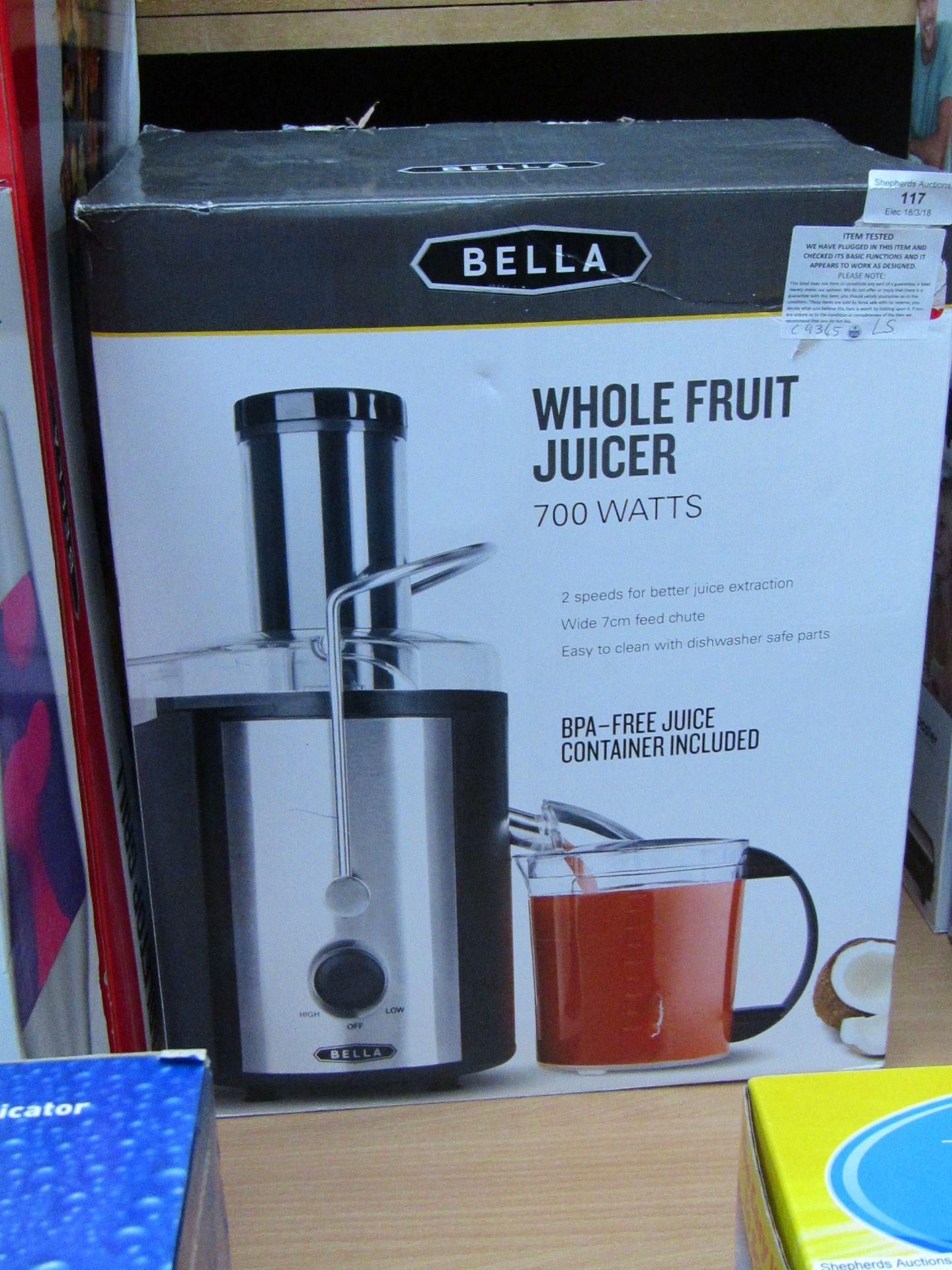Bella whole fruit juicer, 700w. Tested working & boxed.