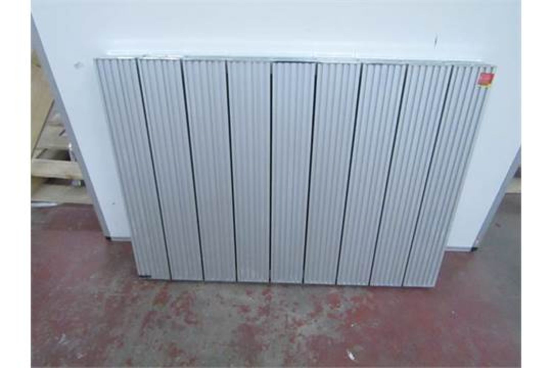 Carisa Nemo monza double radiator, Horizontal, 850mm x 600mm, matte grey colour. Dented and