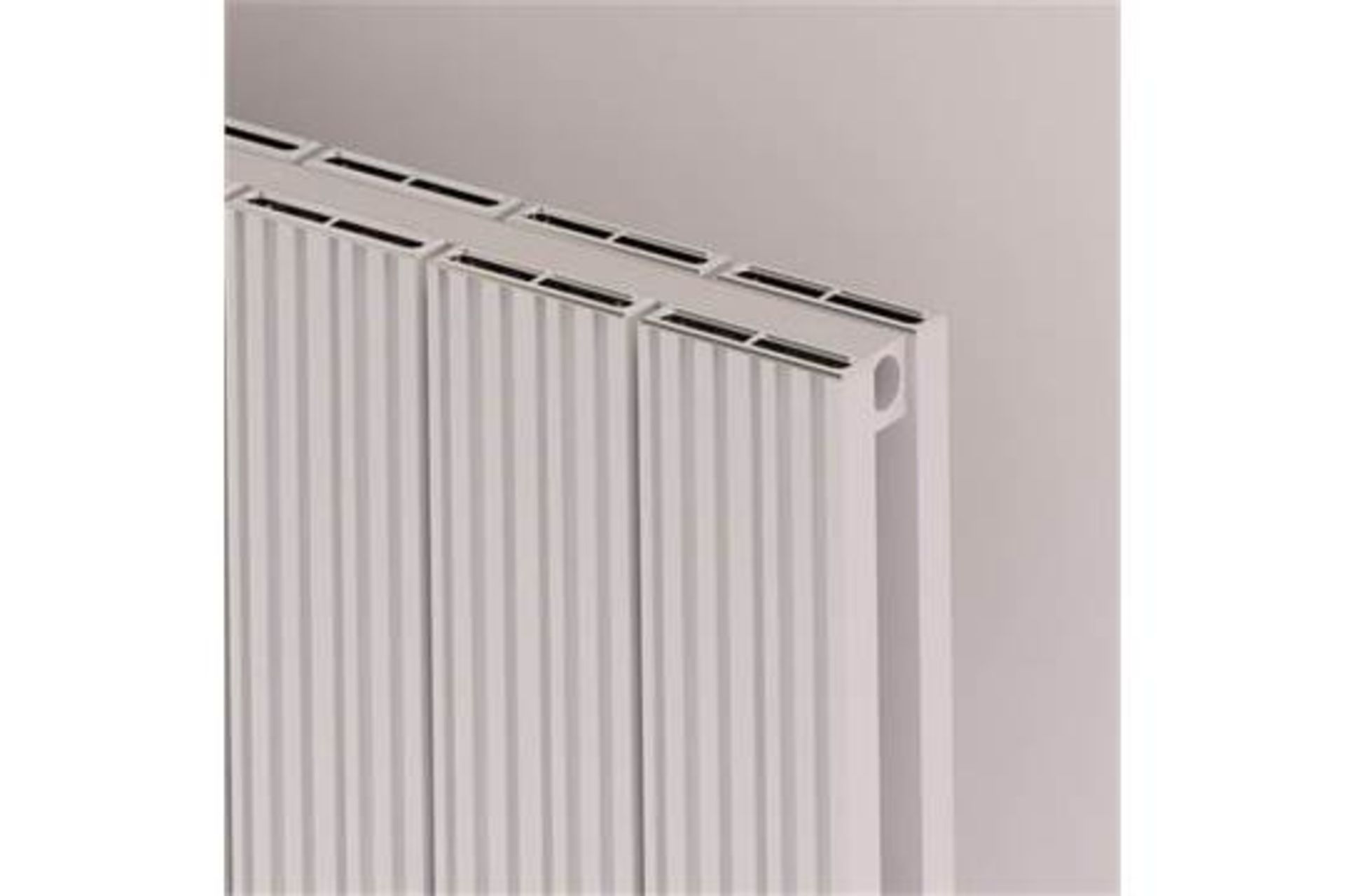 Carisa Nemo monza double, horizontal radiator, 1230mm x 600mm, white colour. No fixings, dented - Image 2 of 2