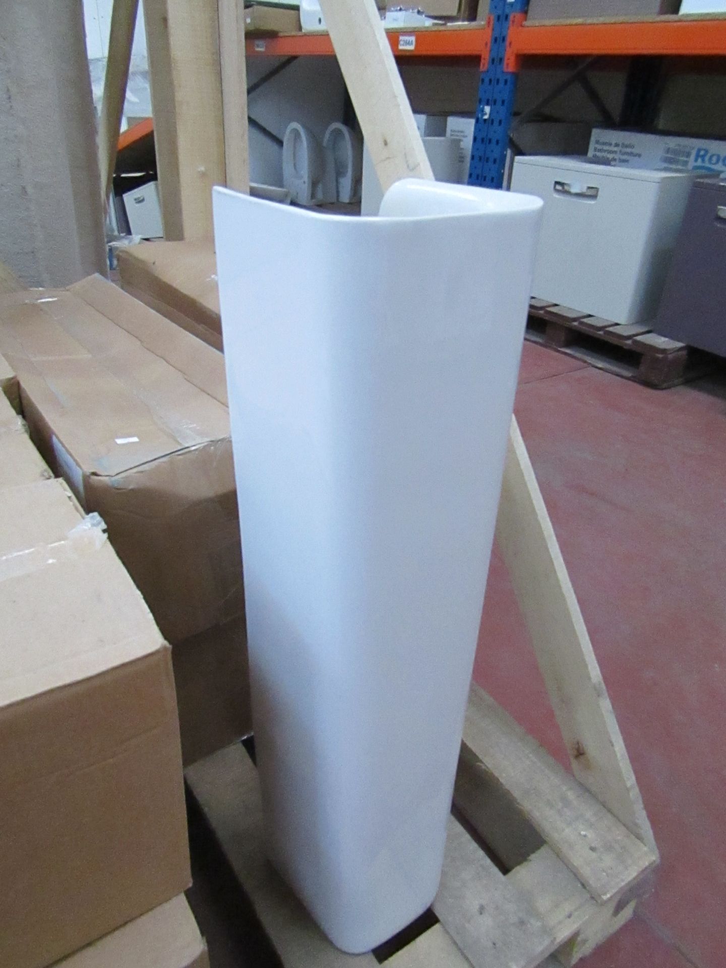 Lucille full pedestal, white colour, 70cm tall. New and boxed.