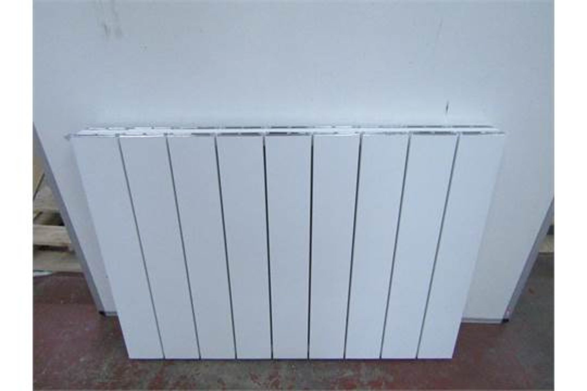 Carisa Nemo monza double radiator, horizontal, 850mm x 600mm, white colour. Boxed.  RRP Circa £361. - Image 3 of 3