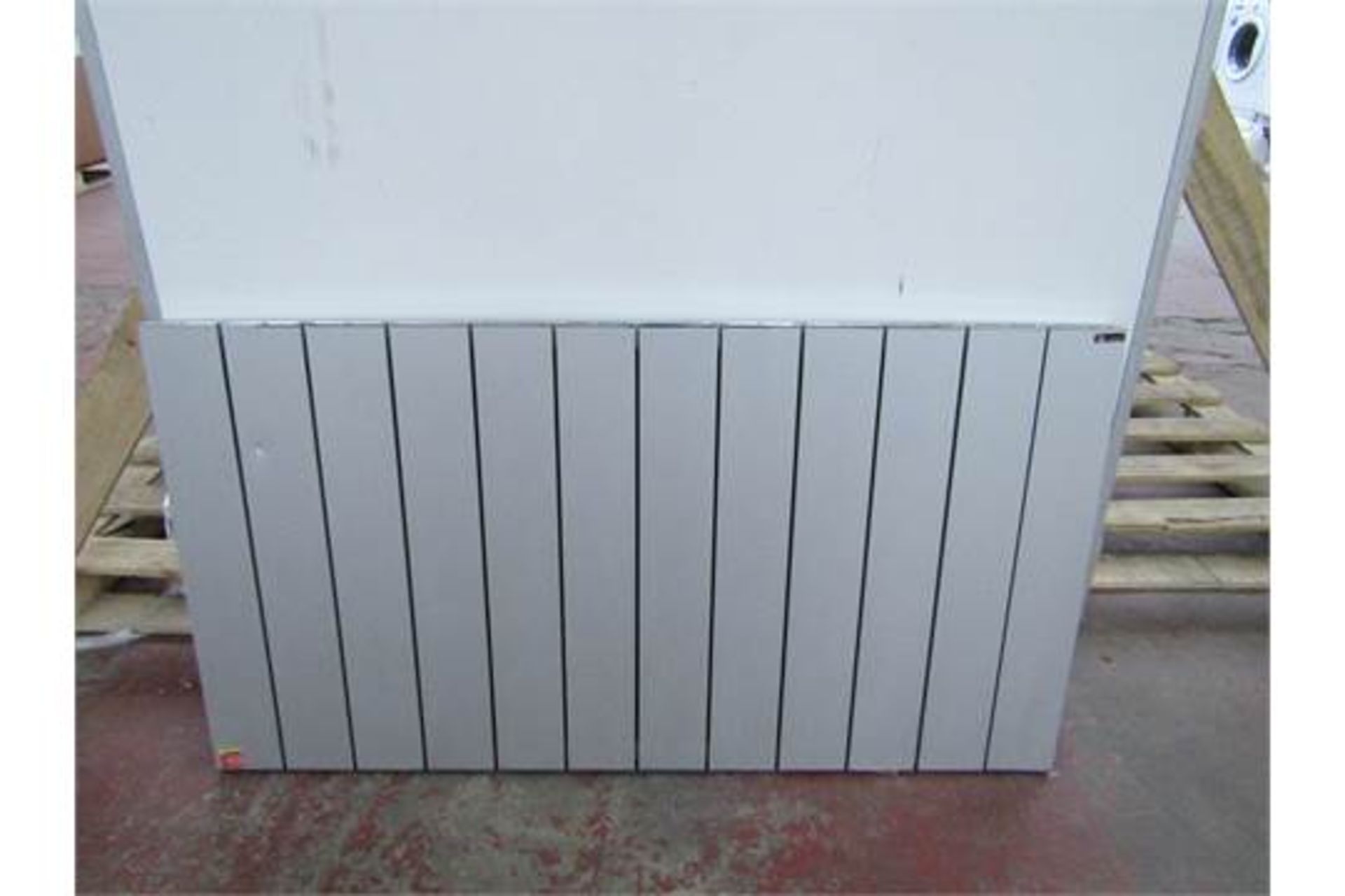 Carisa Nemo horizontal radiator matte grey colour, 600mm x 1135mm. Dented and boxed. See link for