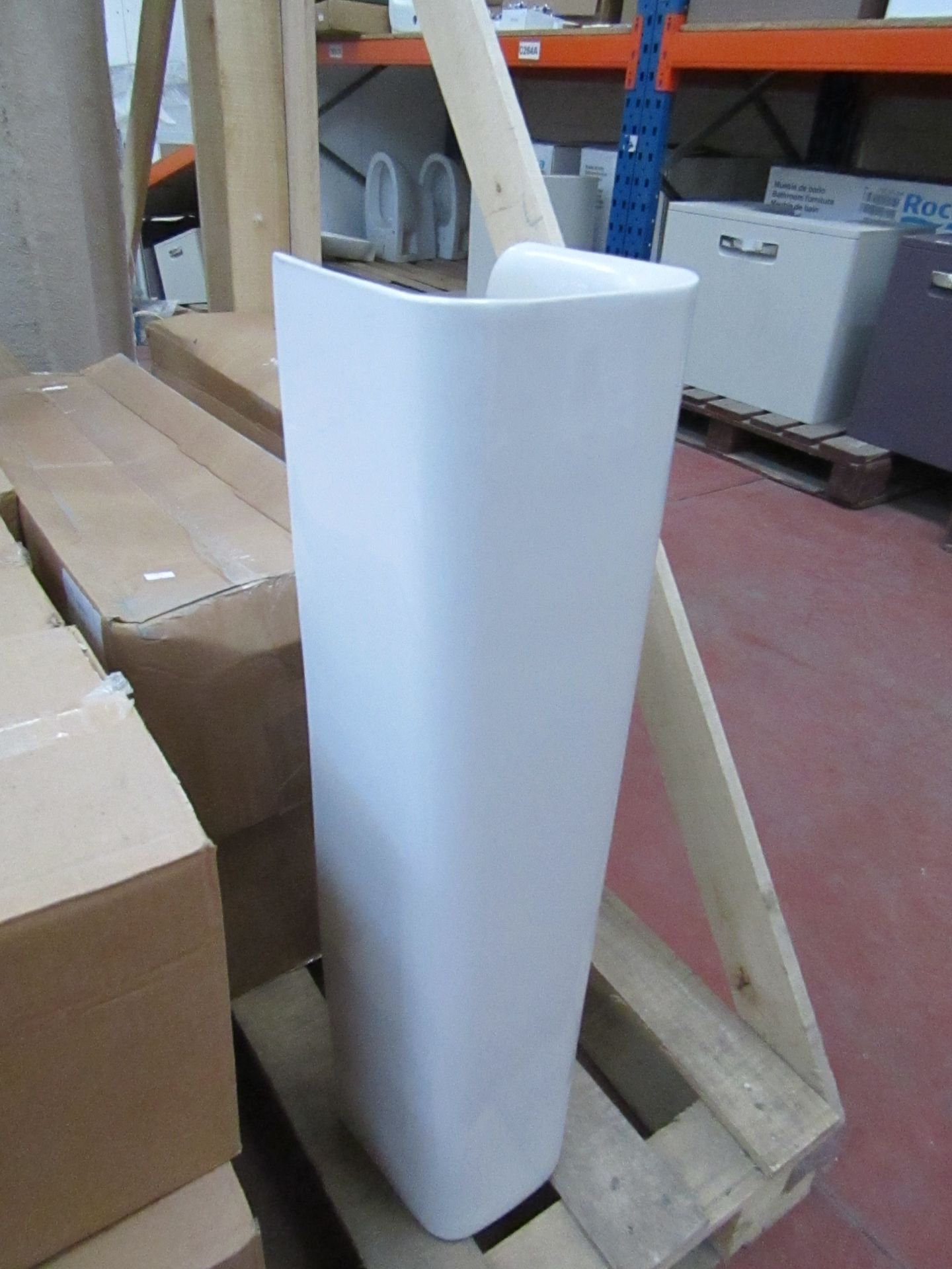 Lucille full pedestal, white colour, 70cm tall. New and boxed.