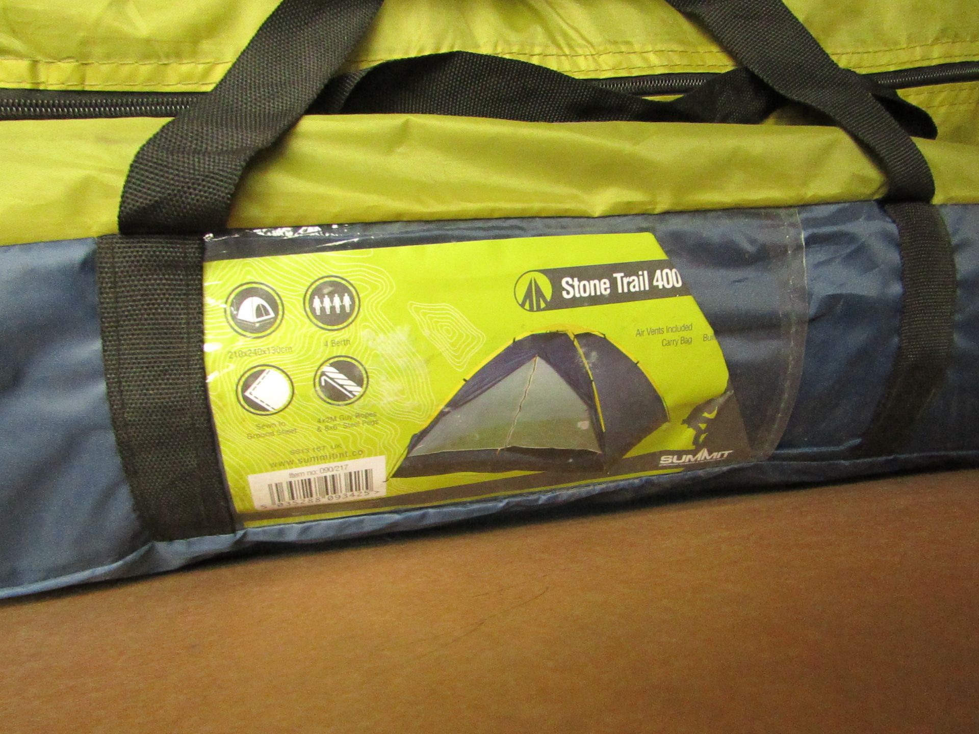 Stone trail 400, 4 person tent with sewn in groundsheet, new in carry case.
