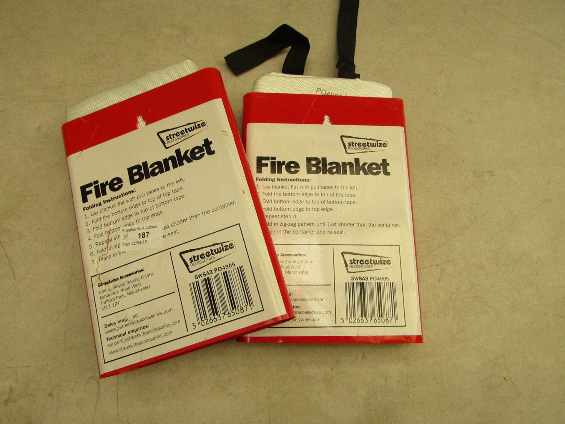 2x streetwize fire blankets, both unchecked