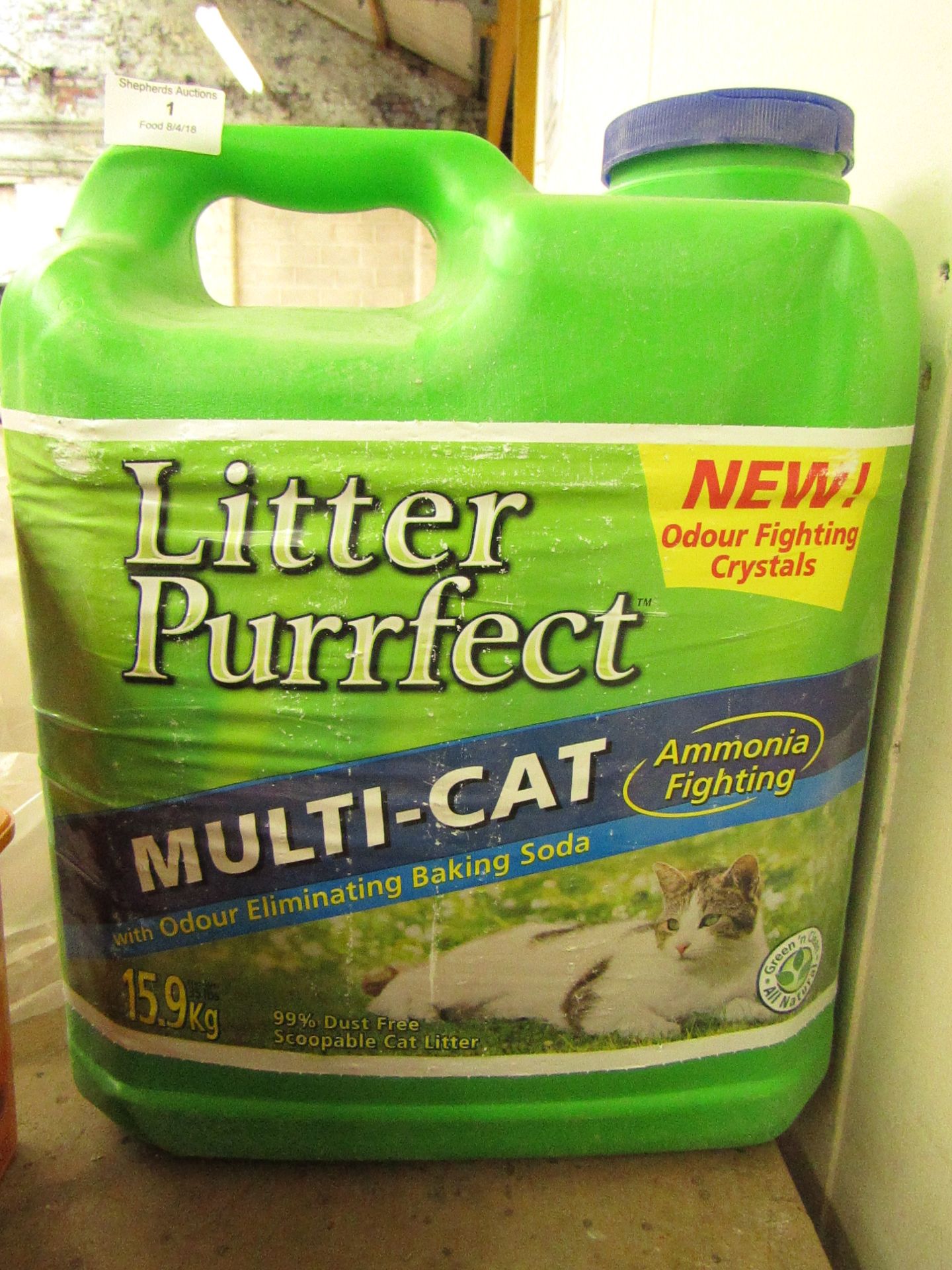 16kg Bottle of Litter Purrfect multi-cat scoopable cat litter with odour eliminating baking soda,