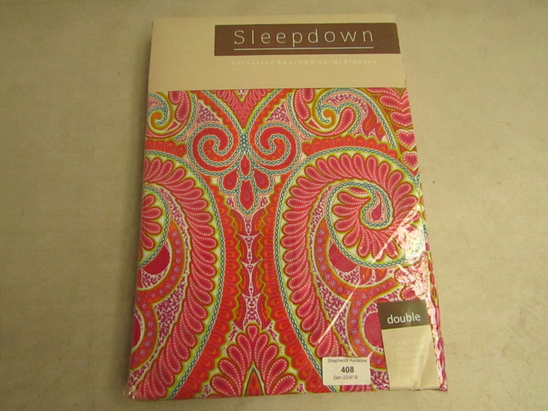 Sleepdown double duvet cover with 2x pillowcases, brand new and packaged. Please see picture for