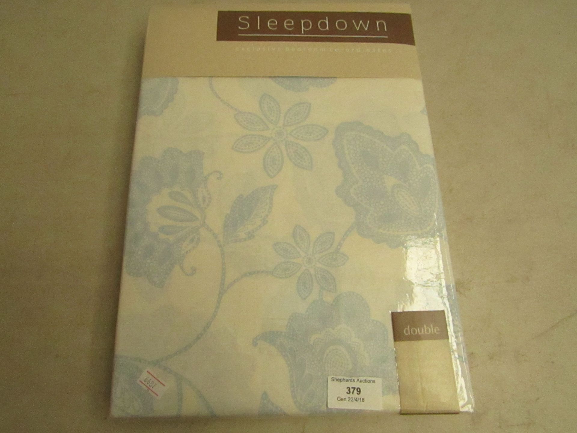 Sleepdown double duvet cover with 2x pillowcases, brand new and packaged. Please see picture for